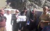 اجتماع جمعی از سهامداران جانباز، آزاده و خانواده شهید کاشانی در داخل یکی از معادن سنگ قمصر – قهرود